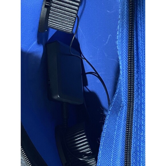 Bud Light Cooler With Built in Bluetooth Speakers Leakproof 24 Can Capacity - Picture 8 of 14
